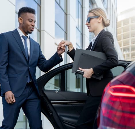 Reliable airport taxi driver in Downtown Denver, CO